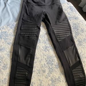 Women’s Alo High Waist Moto Legging black size S.